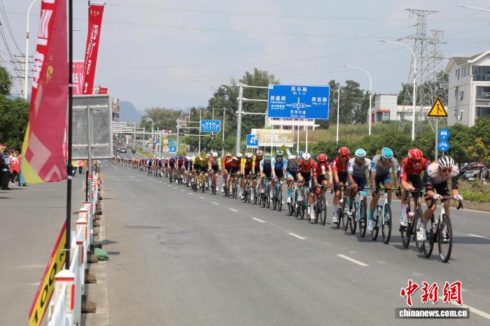 2025环广西世巡赛骑遇忻城：山水赛道驱动文旅融