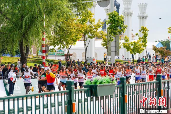 哈尔滨国际马拉松开赛在即：沿松花江两岸赏欧