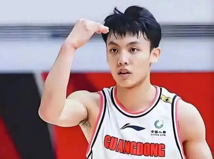 广东男篮惨遭新疆逆转 杜锋执教问题引争议