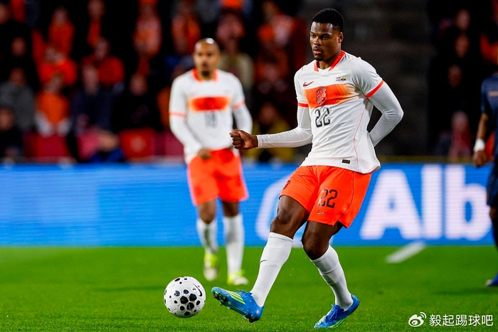 曼联右路困境或迎破局者 邓弗里斯解约条款成关