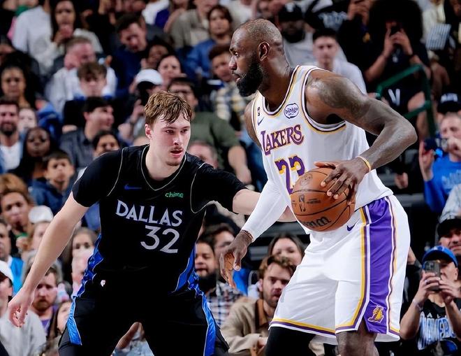 老詹41岁砍30+15助攻 弗拉格45分创纪录湖人客场告