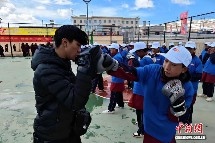 西藏青少年健身活动激发运动热情 体育与禁毒教